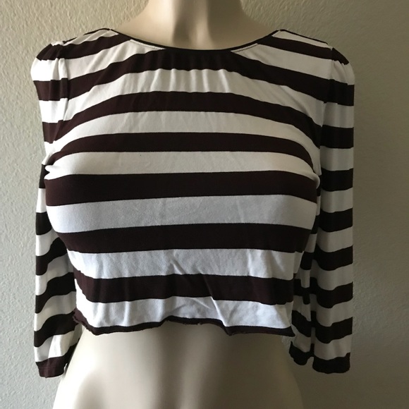 White House Black Market Tops - Cute ladies crop top.